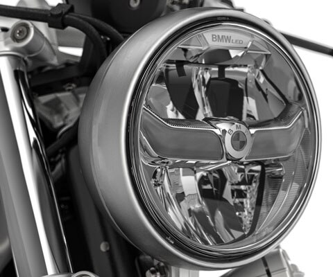 Vemos el faro led de la R nineT Scrambler.