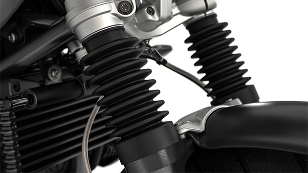 Vemos las horquillas telescópicas con fuelle de la R nineT Scrambler.